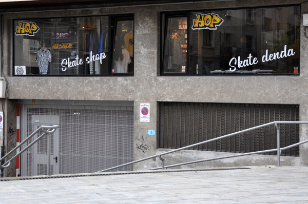 Escaparate tienda especializada de Skate HOP en Eibar